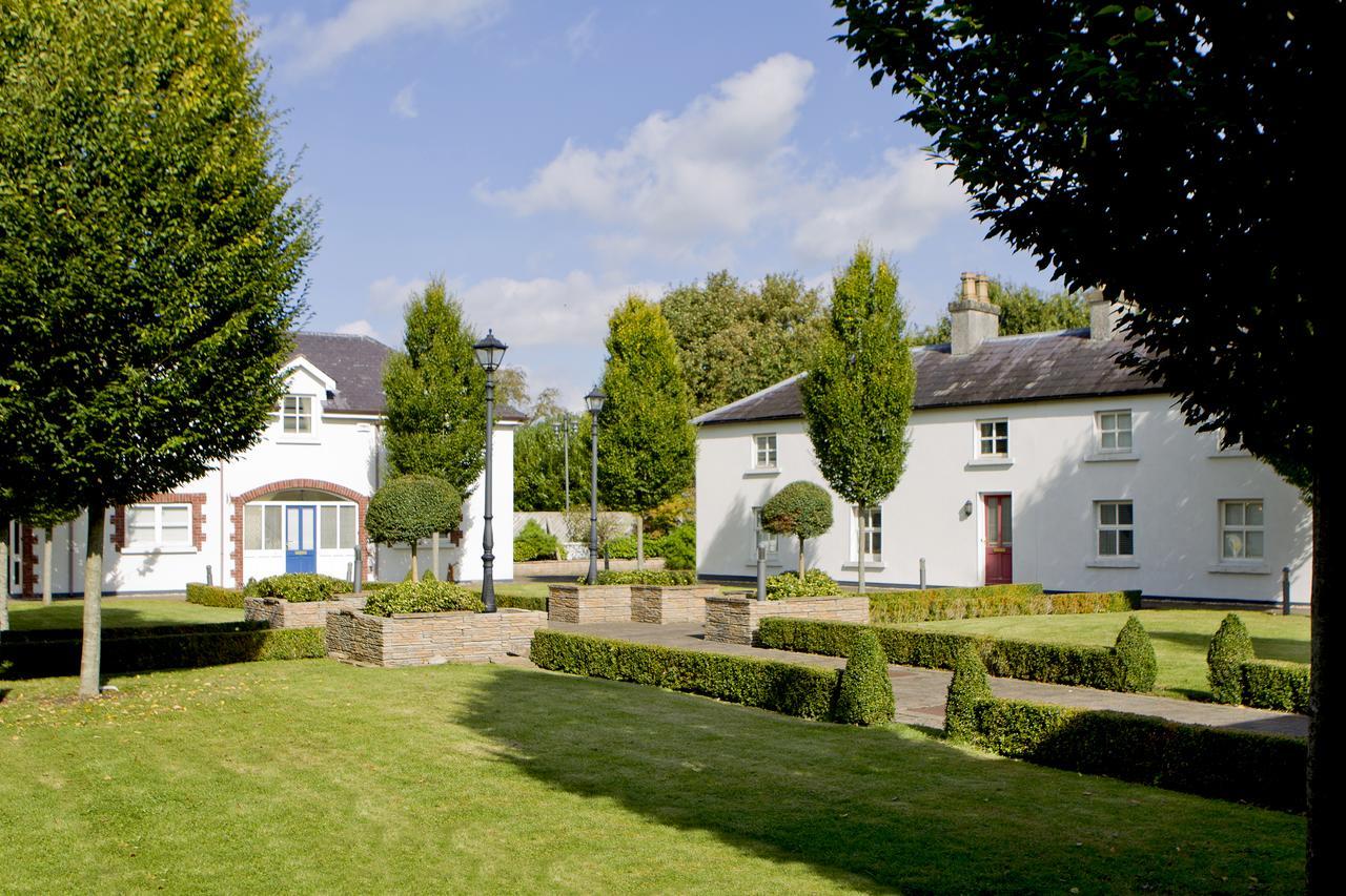 Moyvalley Hotel Self Catering Cottages Bagian luar foto
