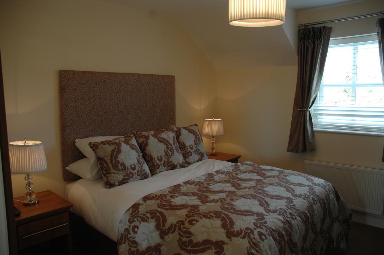 Moyvalley Hotel Self Catering Cottages Bagian luar foto