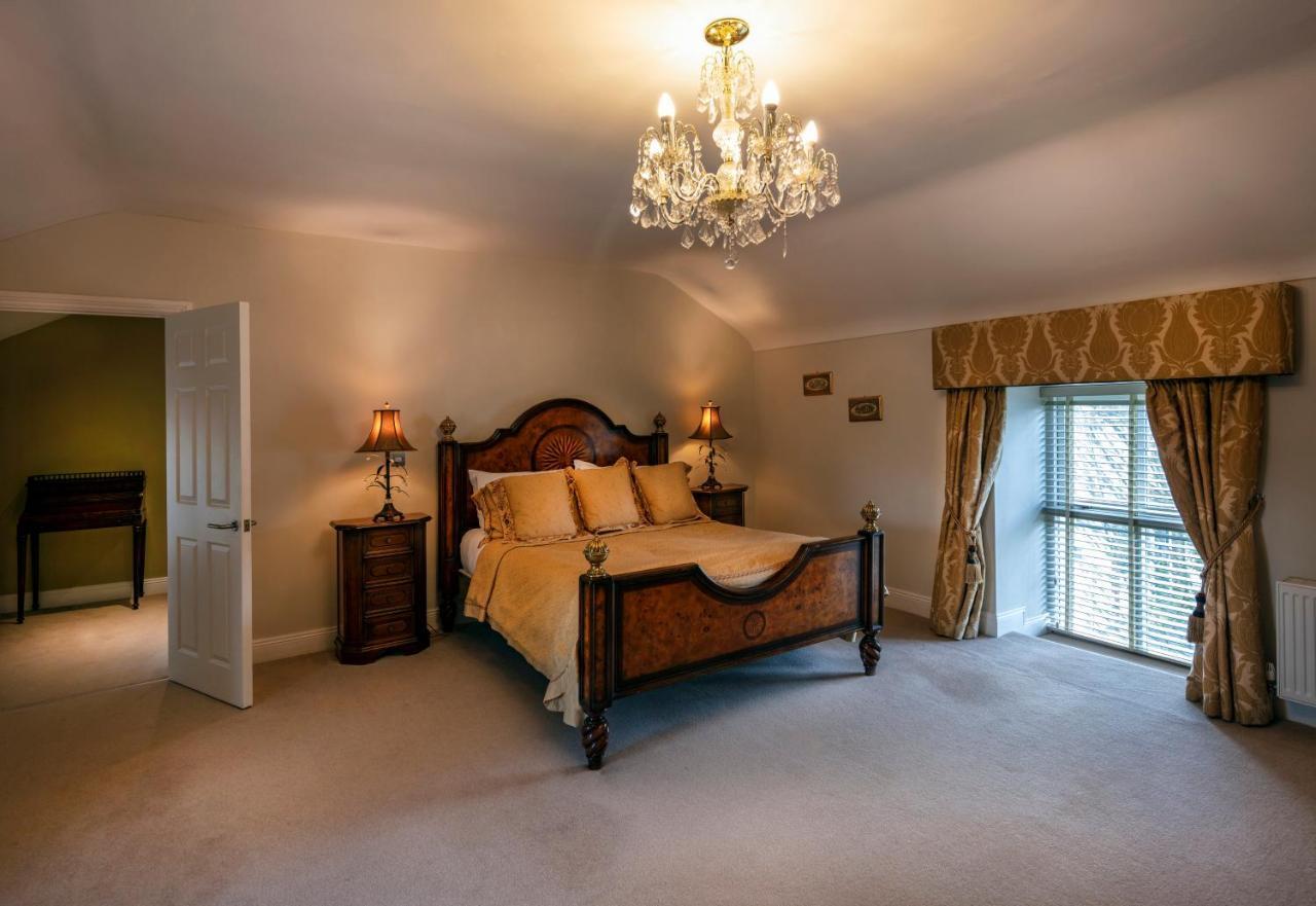Moyvalley Hotel Self Catering Cottages Bagian luar foto